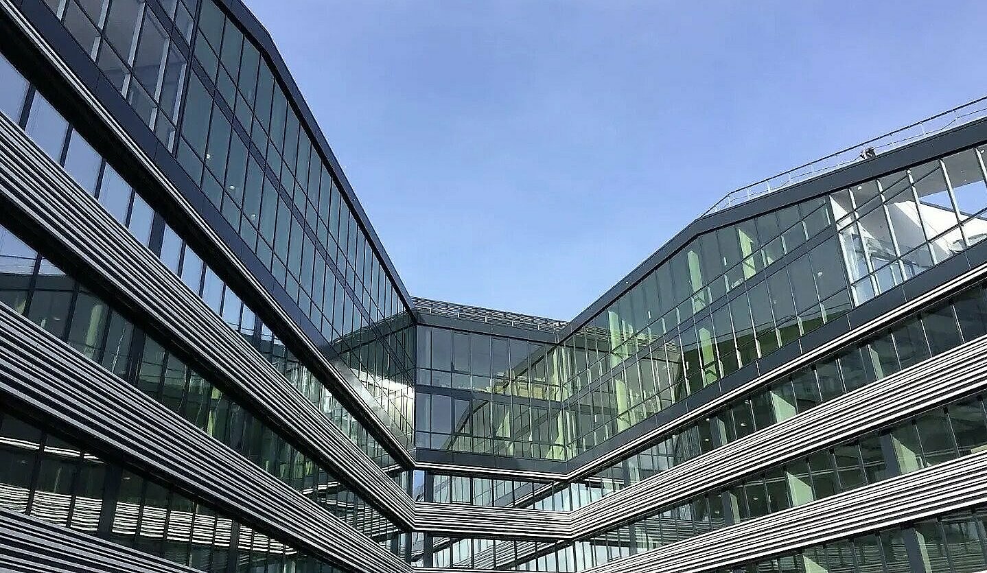 Außenansicht des Büros im Weitblickgebäude in Augsburg