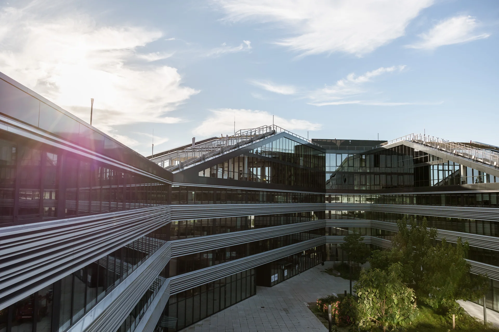 LightsOn Bürogebäude von außen